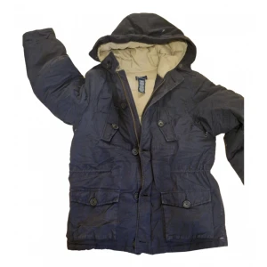 Ralph Lauren jacka  - Säljer nu denna snygga jacka ifrån Ralph lauren. (Äldre modell) Pris kan diskuteras! Passar dig som är ca 175! 