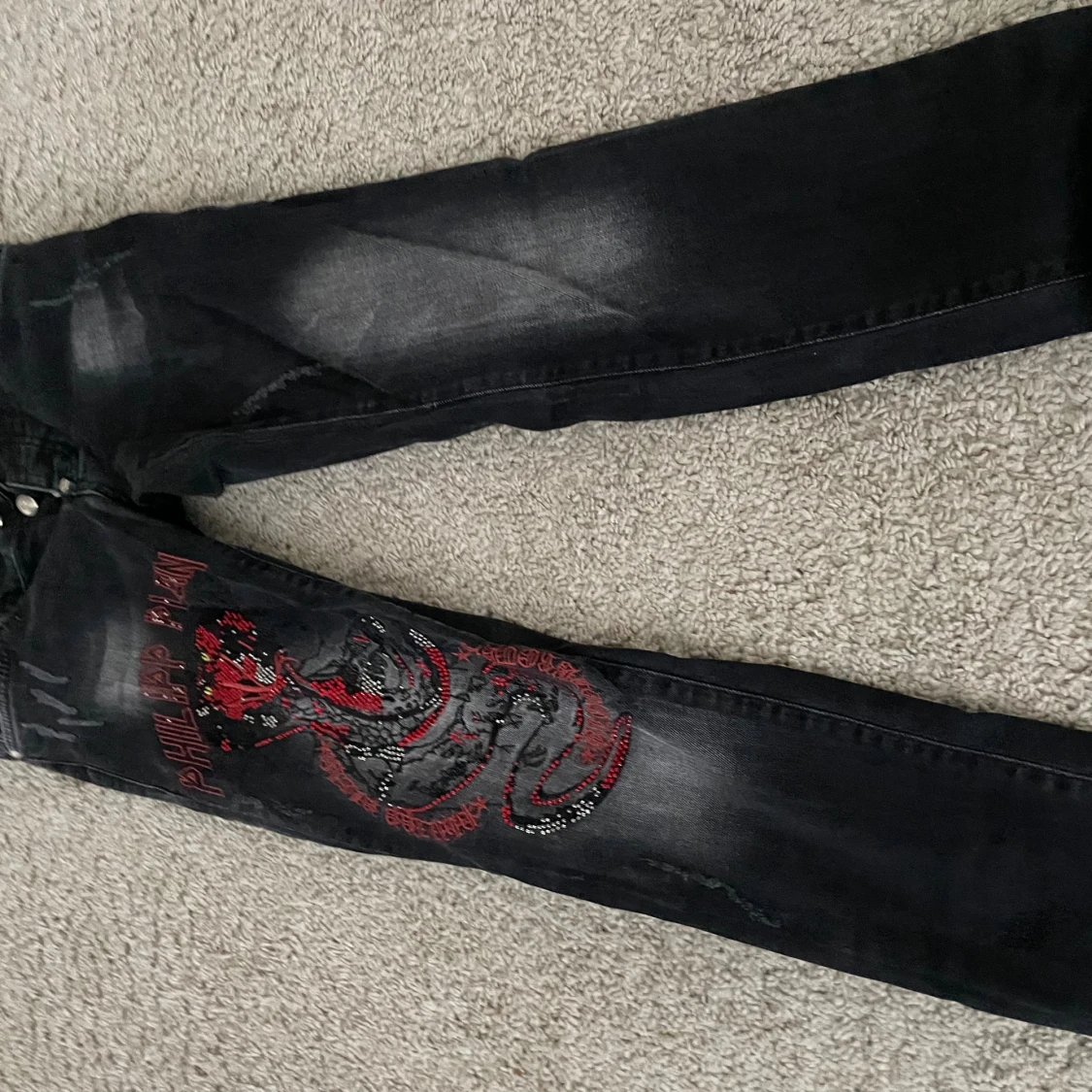 Philipp Plein svarta jeans med drakmotiv