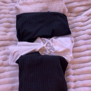 Paket med 8 trendiga toppar  - Säljer ett paket med 8 snygga toppar i olika modeller och färger. Kom med pris förslag!!🌟