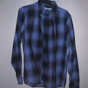 blå-svart flanell skjorta - inte använd mycket alls