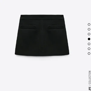 Zara kjol - Säljer denna ursnygga minikjol från zara i storlek s, säljer pga den passa inte mig riktigt. Etiketten sitter kvar och den är helt oanvänd!! Köparen står för frakten 💗