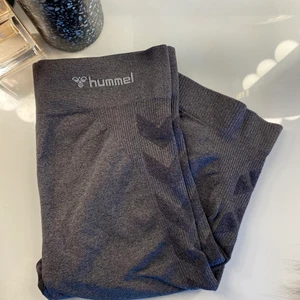 Hummel-shorts - Gråa träningsshorts från Hummel! Storlek S❤️‍🔥