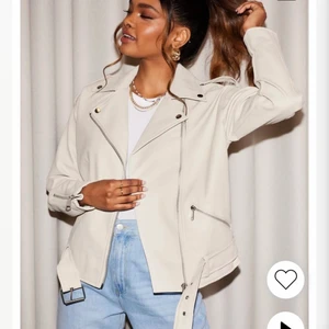 Skinnjacka - Från nelly, HELT ny! Aldrig använd (köpt för 500kr)