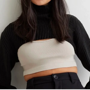 Svart polo bolero - Säljer en svart bolero i storlek XS (enligt mig passar den XS-M) Använd ca tre gånger