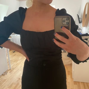 Fin topp från hm - En fin svart topp från hm💕✨ köparen står för frakten