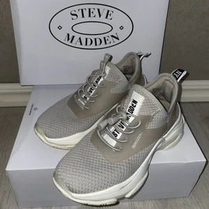 Steve madden  - storlek 36 Steve madden skor  Mitt pris 800kr nypris 1100 Använda några gånger Köpta ifrån zalando, Finns i Malmö