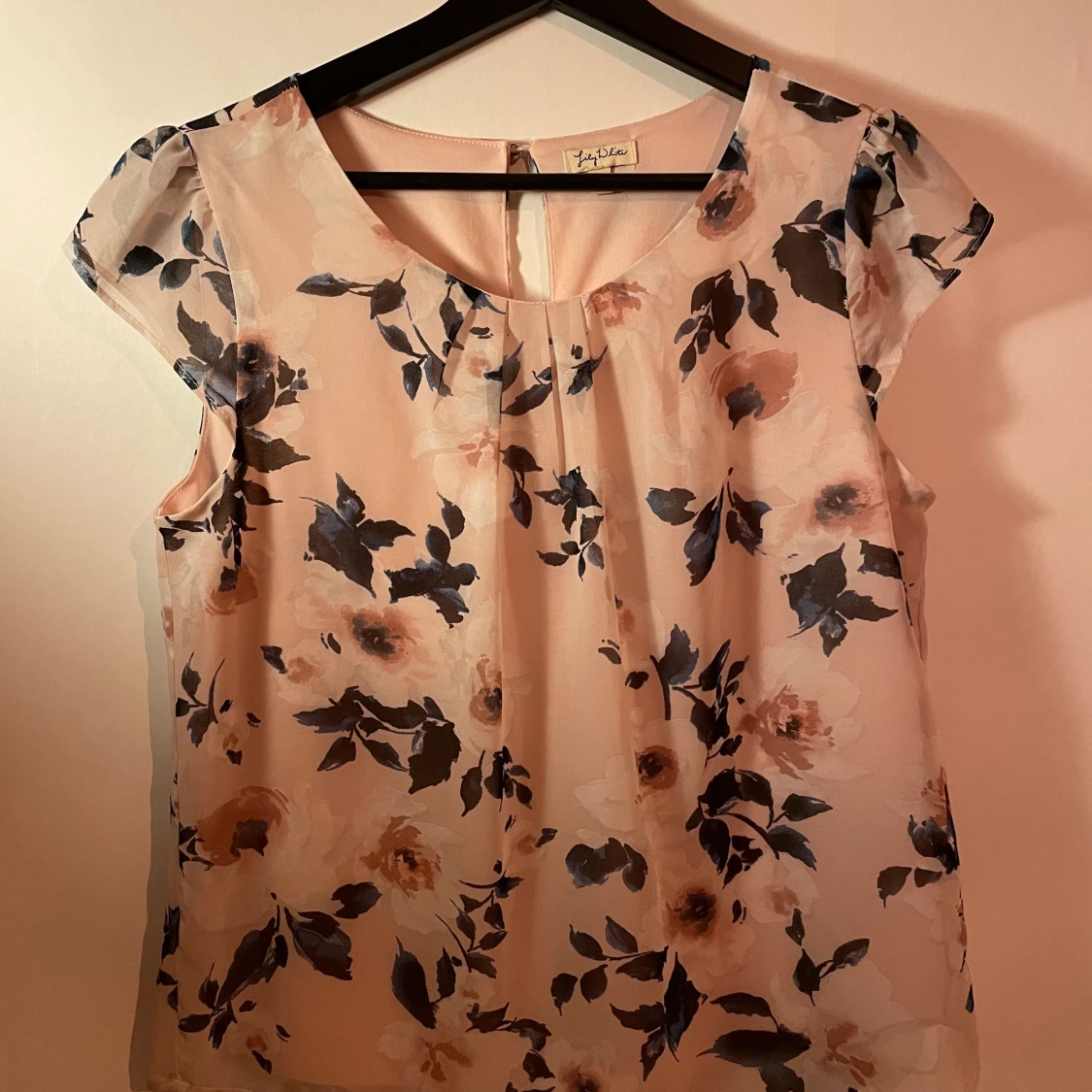 T-shirt från Lilly White 