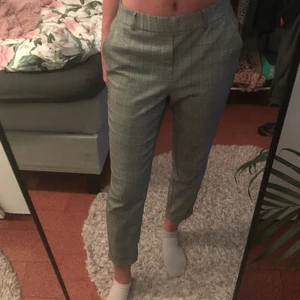 Rutiga byxor - Dessa byxor är för korta för mig och jag är 170 cm, annars väldigt sköna.