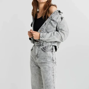 Mom jeans  - Mom jeans från Gina, sällan använda. Hör av dig för fler bilder💕🤍