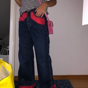 Jeans - Coola jeans jag målat själv, som tyvärr inte kommer till användning ☺️ byxan kommer från weekday