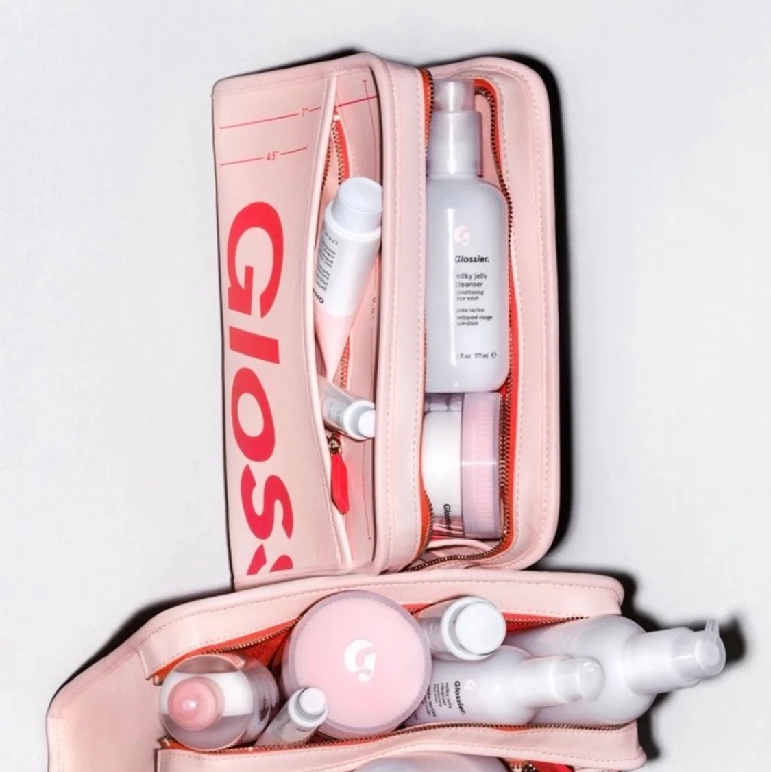 Glossier sminkväska  - 90
