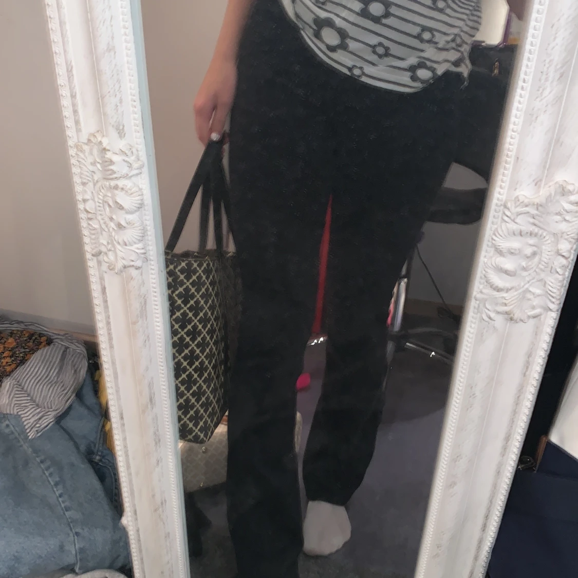 Svarta bootcuts i strl S/32đđ