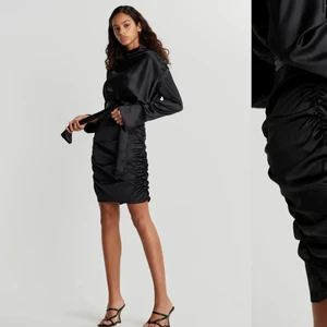 Klänning Gina Tricot  - Klänning från Gina Tricot. Storlek 34. Använd 1 gång. 