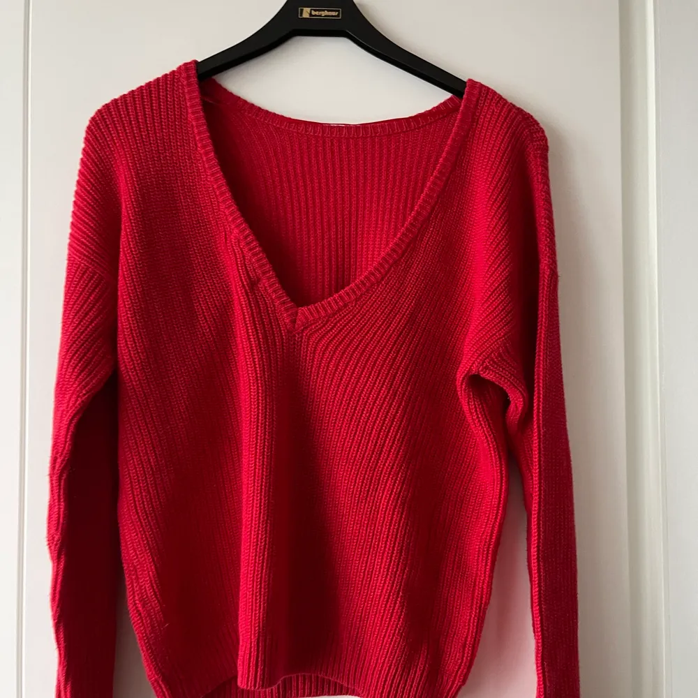 Röd tröja från nakd . Tröjor & Koftor.