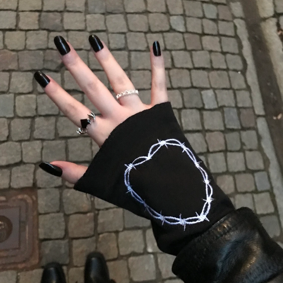 Heart gloves🖤⛓