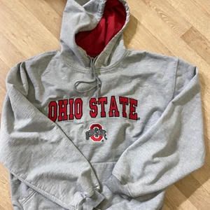 Hoodie - Vintage hoodie i storlek L. Skriv privat för fler bilder 😇