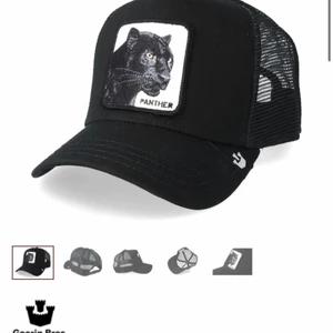 GOORING BROS  - Säljer denna fina Gooring bros keps i modellen panther. Säljer pga brist på användning, använt c.a 2 gånger så i nyskick. Nyp 400. Budgivning startar på 200kr, köp direkt för 300!💓🌟 Kom privat för mer bilder. ⚡️💗