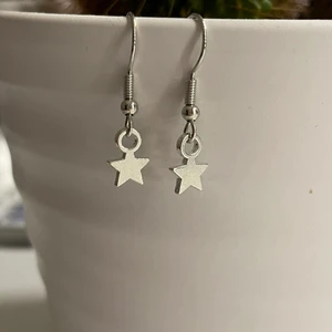 Örhängen - Fina örhängen med stjärnor på!💗