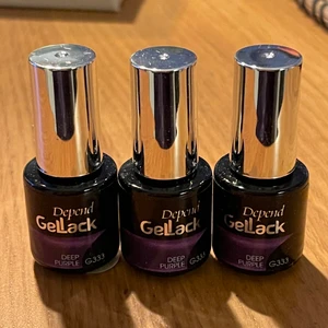 Nagellack  - 3 st för 20kr💖 Då min faster har stängd sin salong och flyttat utomlands har hon lämnat massa produkter till mig, då jag själv inte kommer ha någon användning tänker jag sälja det mesta. Alla produkter är aldrig använda och aldrig öppnade. Kolla gärna mina andra inlägg med fler produkter. Fler bilder kan tas om det önskas ☺️