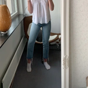 Blå jeans från ginatricot  - Blåa jeans från ginatricot 