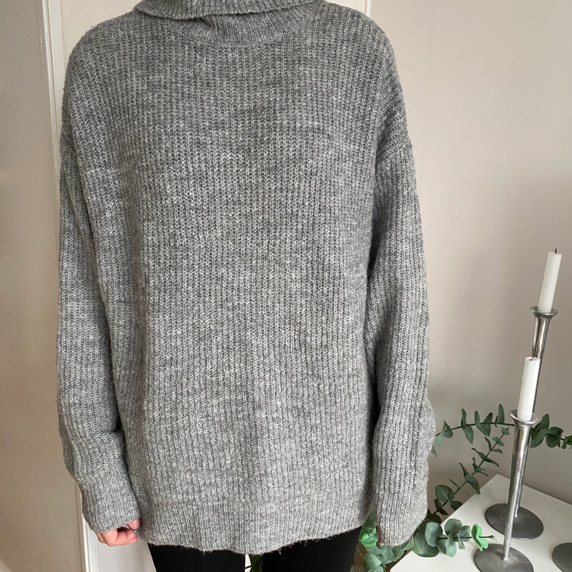 Grå stickad tröja - 90