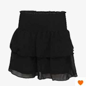 SÖKER  - SÖKER!!!!! söker en  svart volang kjol till ett rimligt pris. Så hör av er privat gärna om ni har en och säljer!! ❤️