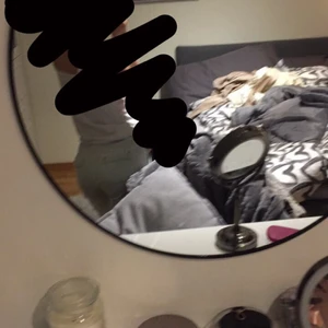  Juicy coutore - Jag säljer doma byxorna för att jag ska köpa en Anna färg på dom jag har inte andvänt dom så många gånger kanske ca fem gånger och har jag la upp en annan bild på dom men vill göra om hela om ni vill veta varför skriv för mer frågor eller om mer bilder så löser jag de dom kostade 1200 när jag köpte dom!