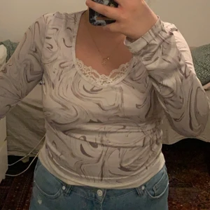 Svirvel tröja - Ny, använts knappt, stretch, 