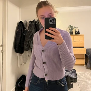 Lila kofta  - Köpte i sommras men kommer aldrig till användning 