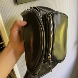 Magväska - Snygg magväska som jag även brukar använda som axelväska! 