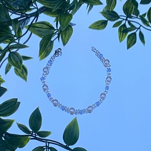 Pärl arts  - Fint handgjort armband bra kvalitet och passar bra till sommarens alla färger 