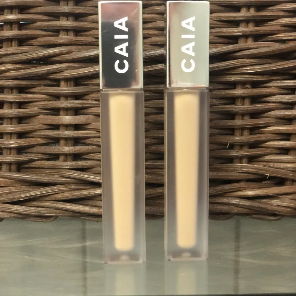 CAIA concealer i nyanserna 2N och 2C, endast testade en gång per concealer men passade inte min hy. Säljes för 120 kr st (+ frakt om varan ska skickas) alternativt 220 kr för båda (+ frakt om varan ska skickas) . Övrigt.