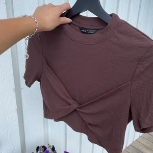 Brun topp - Från shein🌺 storlek L men passar mig som är S