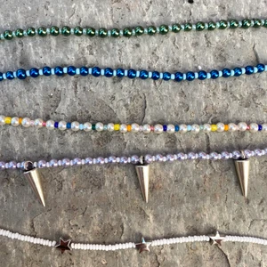 Halsband  - Säljer även dom här halsbanden i olika färger💛💚💙💜 dom kostar 85kr styck. Skriv till mig om ni är intresserade!