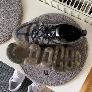 Nike Vapormax 2019 - Använda Skor till billigt pris. Inköpta för 2149kr mitt pris 400kr