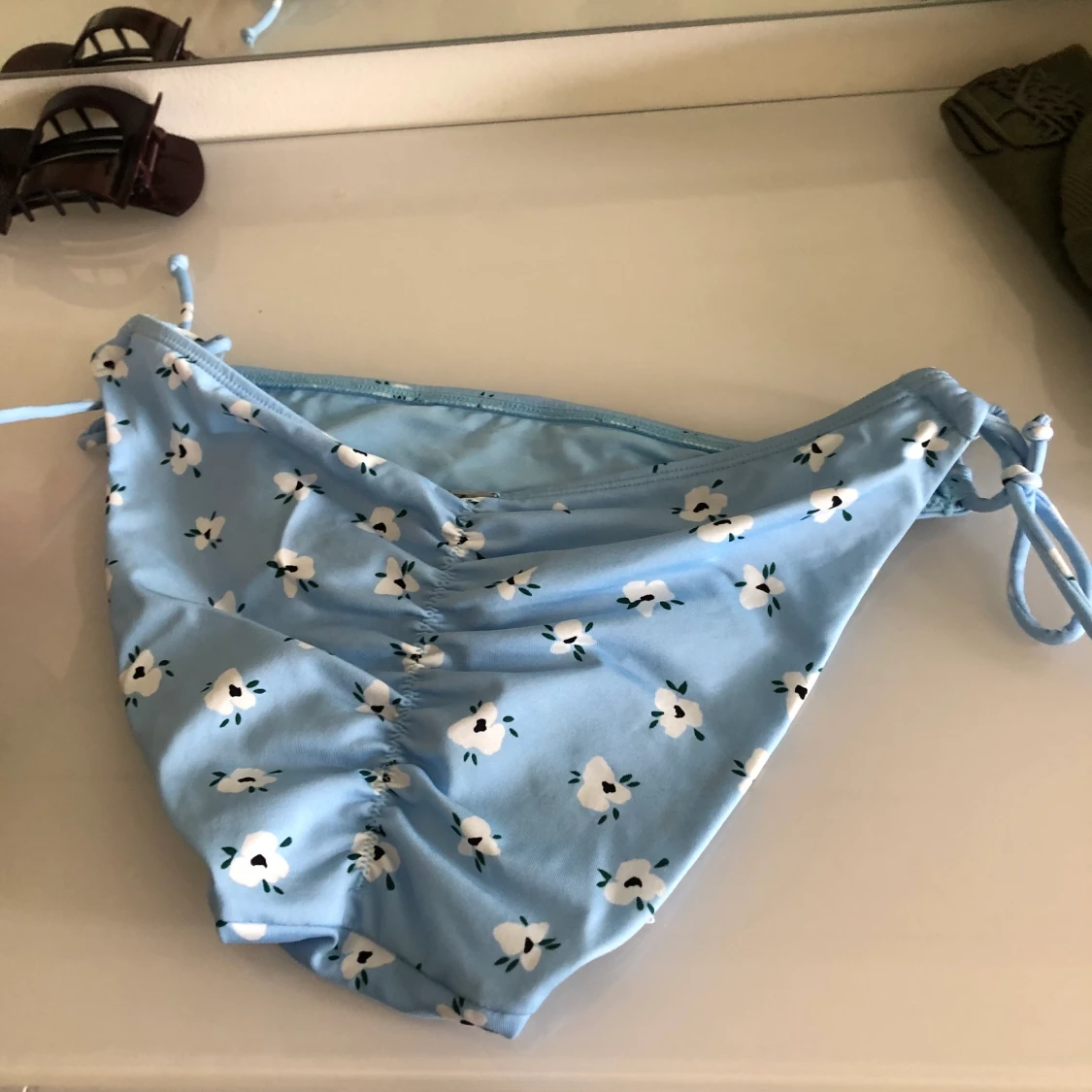 Helt ny bikiniunderdel  - 90