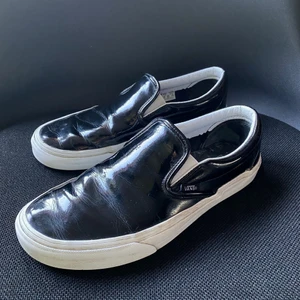 Vans i svart lack - Vans i svart lack, något använda.