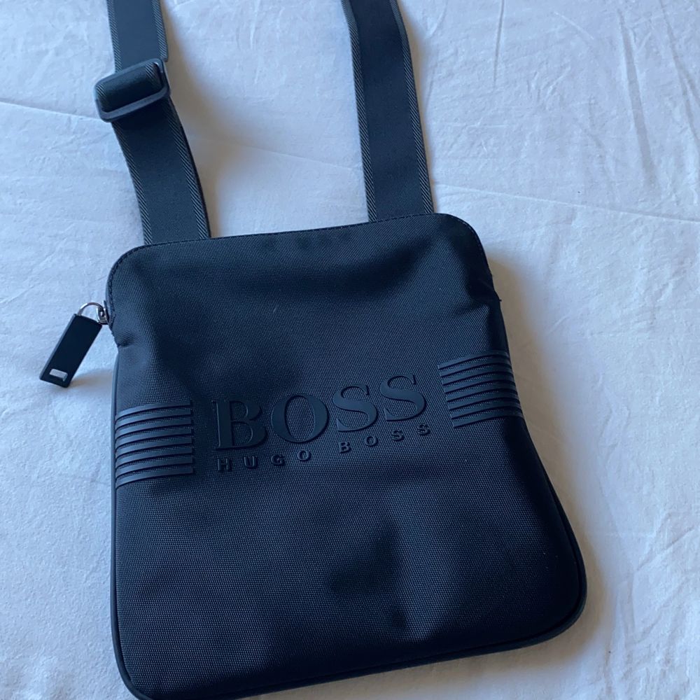 Hugoboss väska - Hugo Boss | Plick Second Hand