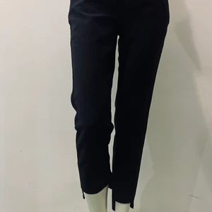 Byxor  - Byxor från zara woman, använt den en gång. Den är i storlek 36. Kontakta mig om du är intresserad🤍 