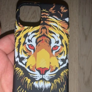 iPhone 11 PRO skal. - Köpte fel skal. Köp för 10 kr + 24 kr frakt.