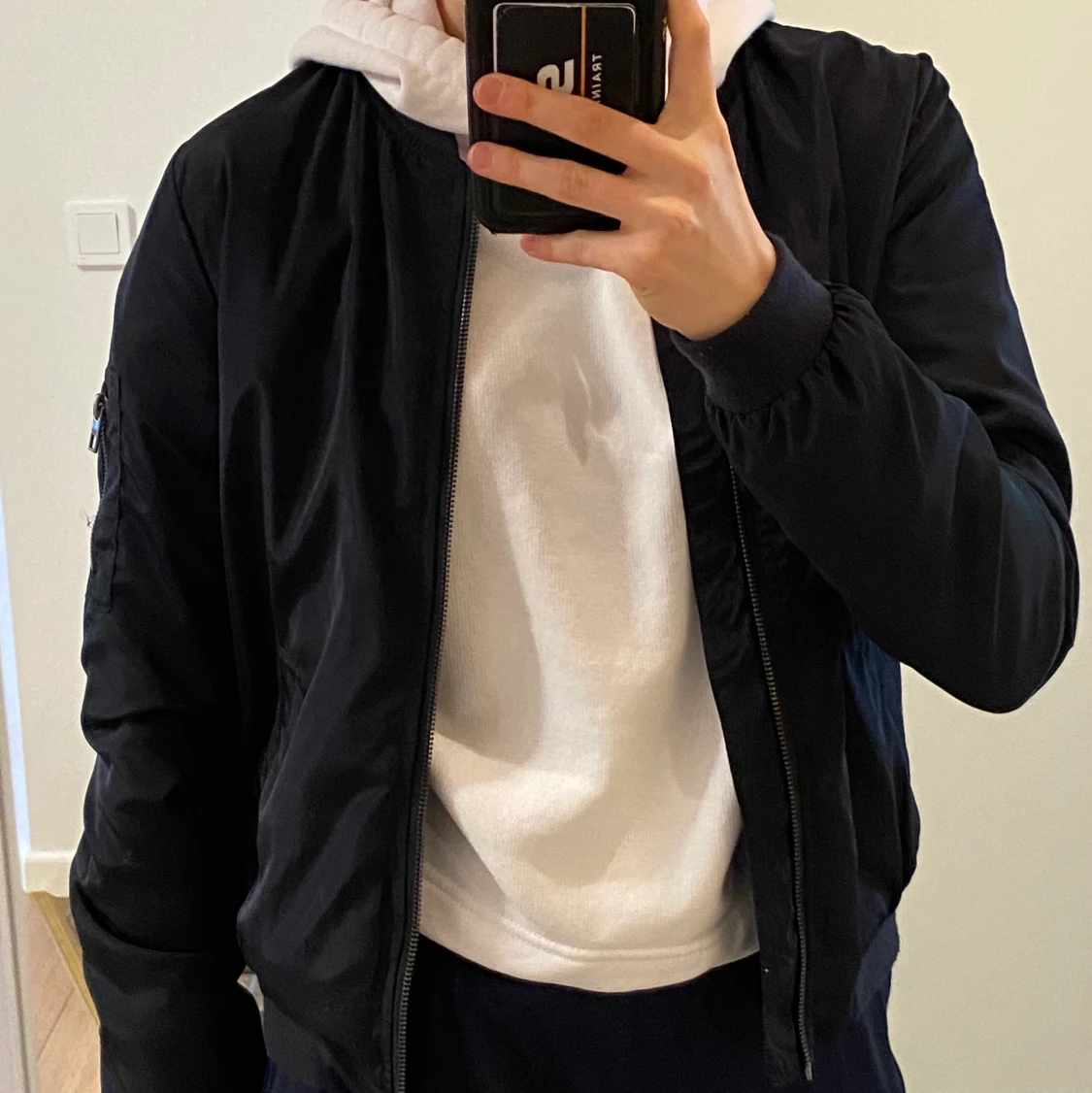 Marinblå bomberjacka från only