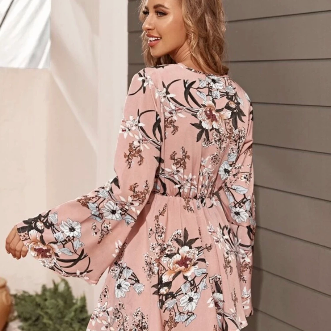 Multifärgad blommig blus 