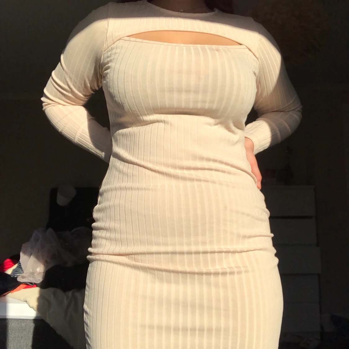 Ribbad klänning strl L - 90