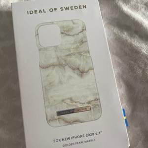 Skal från Ideal of Sweden till IPhone 12 pro. Beställde fel och det är helt oanvändt. Köpare står för frakten 