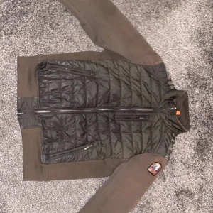 Parajumper - M sitter som s   1500snabb affärer 