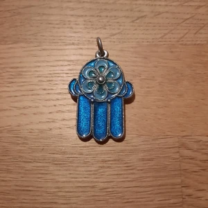 Hänge - Ca 4cm hög.