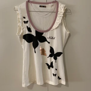 Topp i storlek m - Tops i storlek m, fin skick, finns hämta i Stockholm, kan även skicka via post