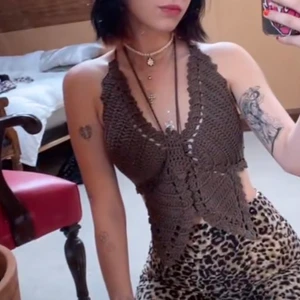 fjärilstopp - Intressekoll på dessa toppar! Jag virkar dem själv och därför kan färg och mått justeras🥰 Skriv vid fler frågor! (OBS ej mina bilder) 