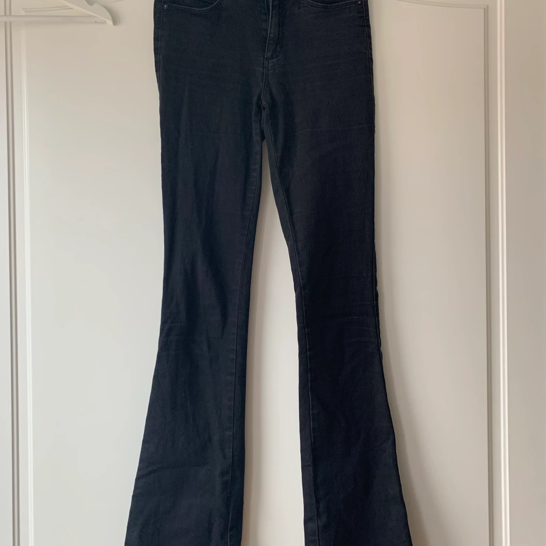 Svarta bootcut Jeans