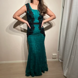 Festklänning  - För mer information/frågor skriv dm vid seriöst intresse 